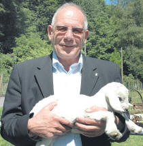 Manfred Kuhmichel mit Ziege 